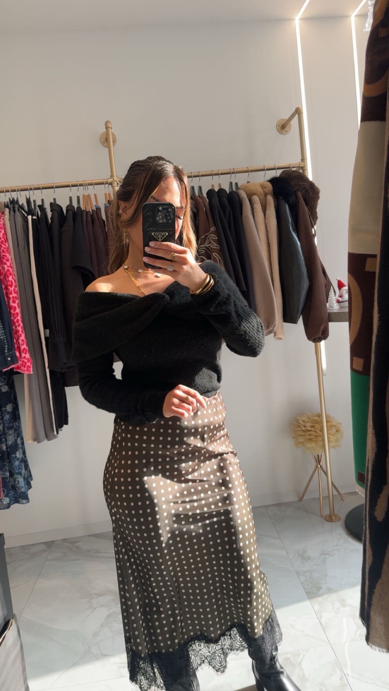 Jupe satin pois avec dentelle