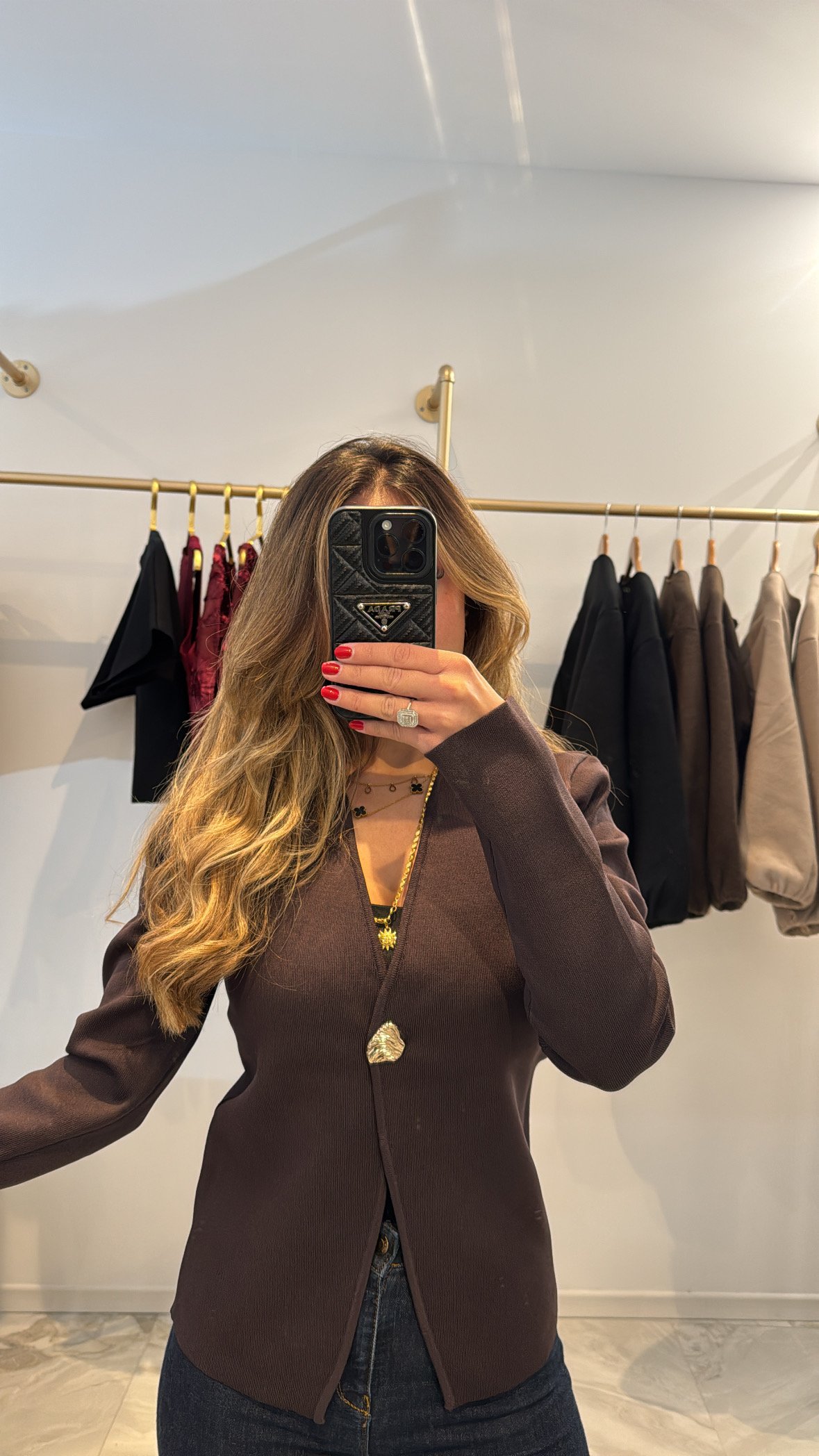 Top à bouton bijou cœur